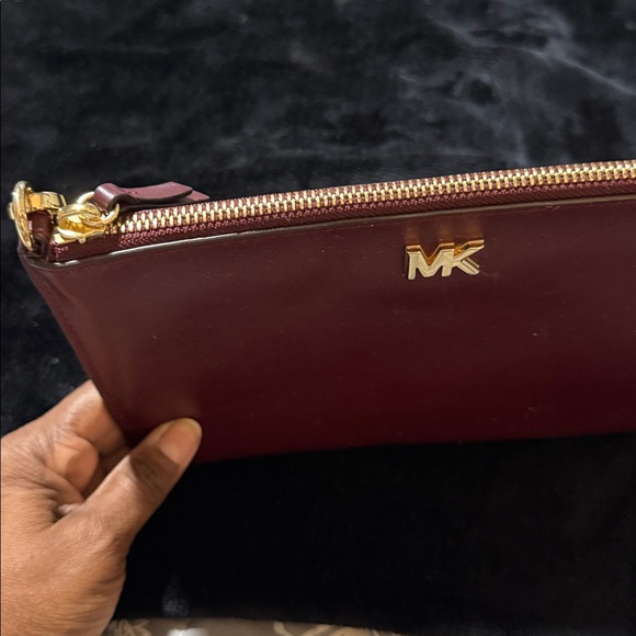 Michael Kors Medium Leather Oxblood Convertible Clutch Wristlet - Picture 4 of 11